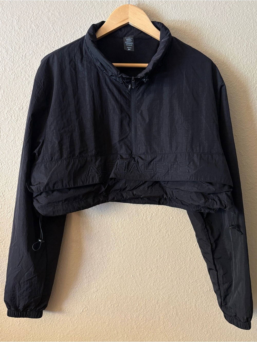Alphalete Black Cropped Windbreaker Jacket Women's Athletic Jacket